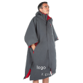 Spot di giacche per giacche per vento impermeabili a secco con cappuccio